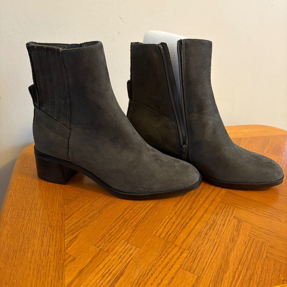 Ladies boots - Picture 1 of 4